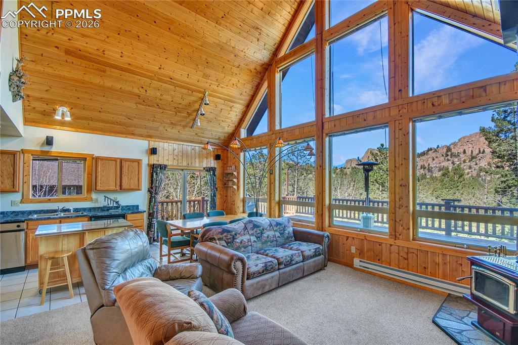 Image 8 of 40: Living Room