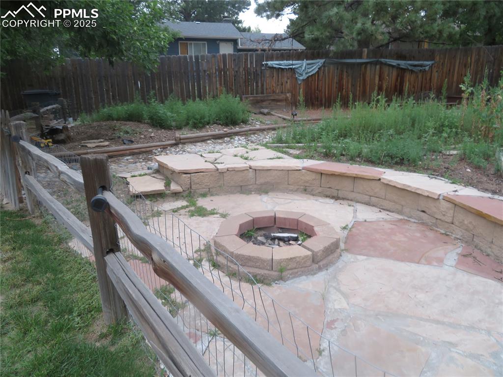 Image 12 of 39: Firepit