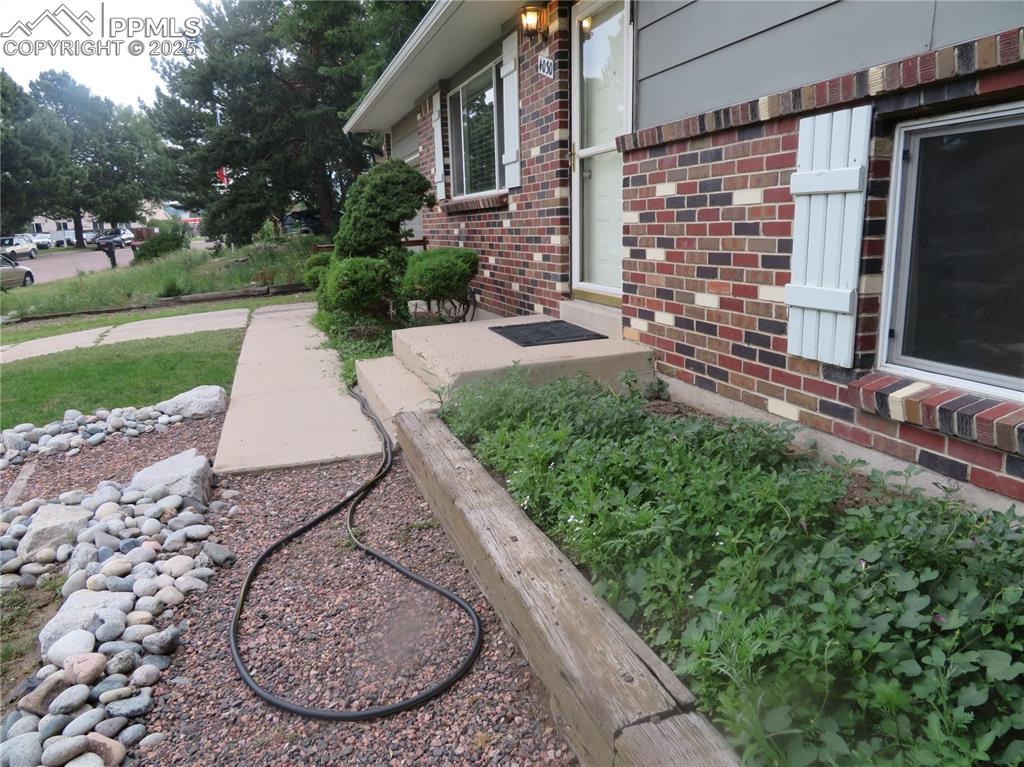 Image 5 of 39: Garden