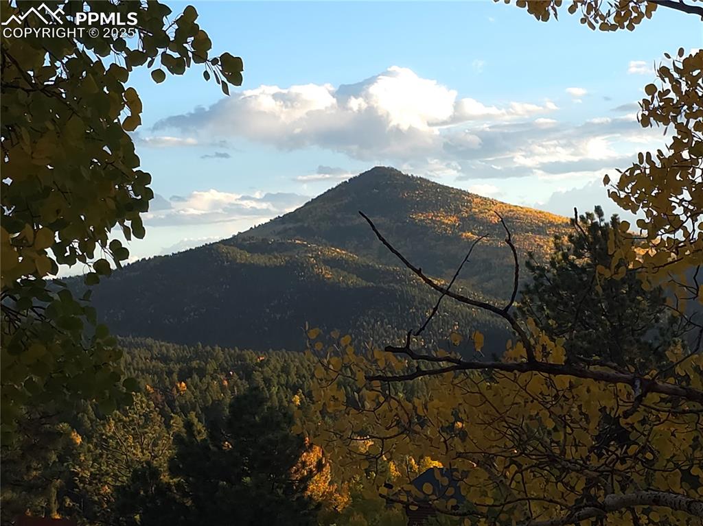 Image 5 of 31: Mountain view