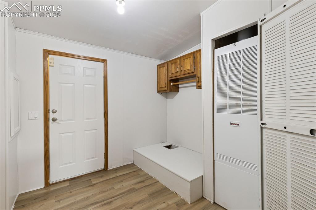 Image 16 of 35: Mud Room