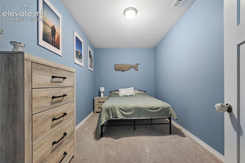 Image 33 of 42: Bedroom