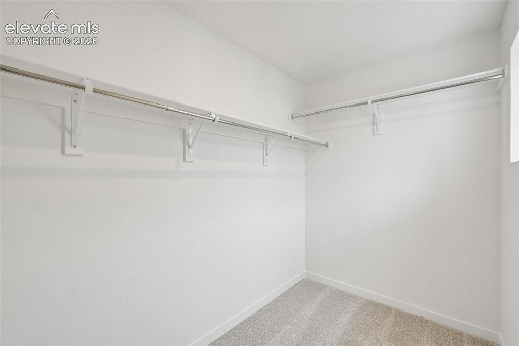 Image 39 of 47: Closet