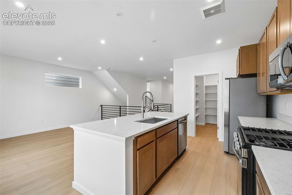 Image 8 of 47: Kitchen