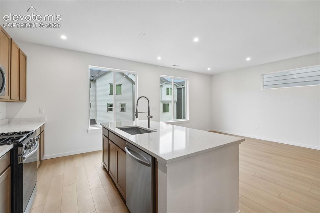 Image 9 of 47: Kitchen