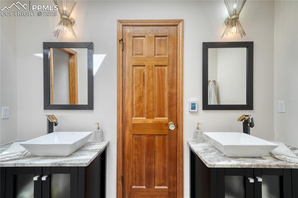 Image 19 of 50: Master Bathroom