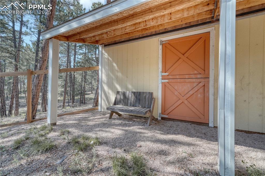 Image 42 of 50: Additional outdoor structure - Barn/Storage