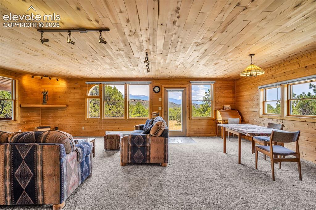 Image 9 of 50: Living Room