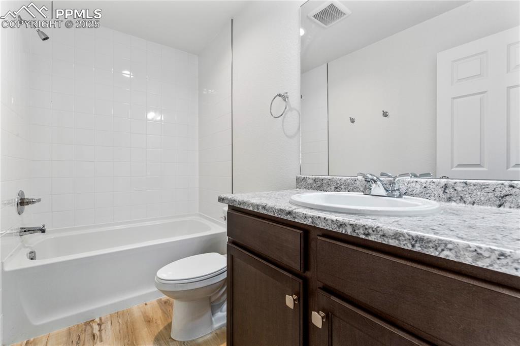 Image 18 of 39: Full bathroom on second floor