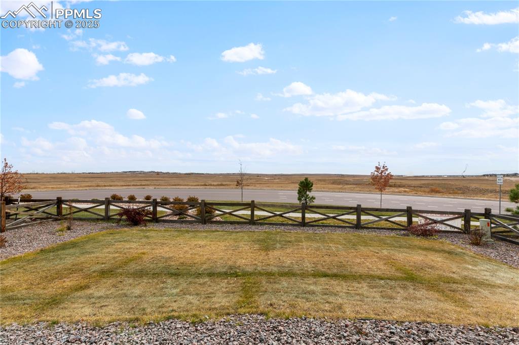 Image 24 of 39: No rear neighbors