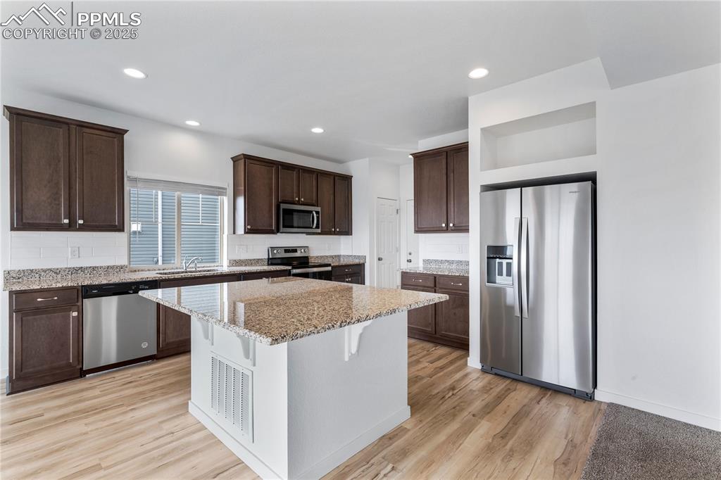 Image 6 of 39: All kitchen appliances are included