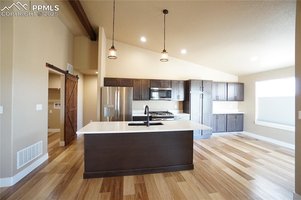 Image 11 of 34: Kitchen