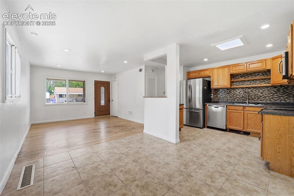 Image 12 of 33: Kitchen