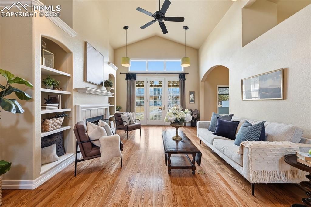 Image 11 of 42: Living Room