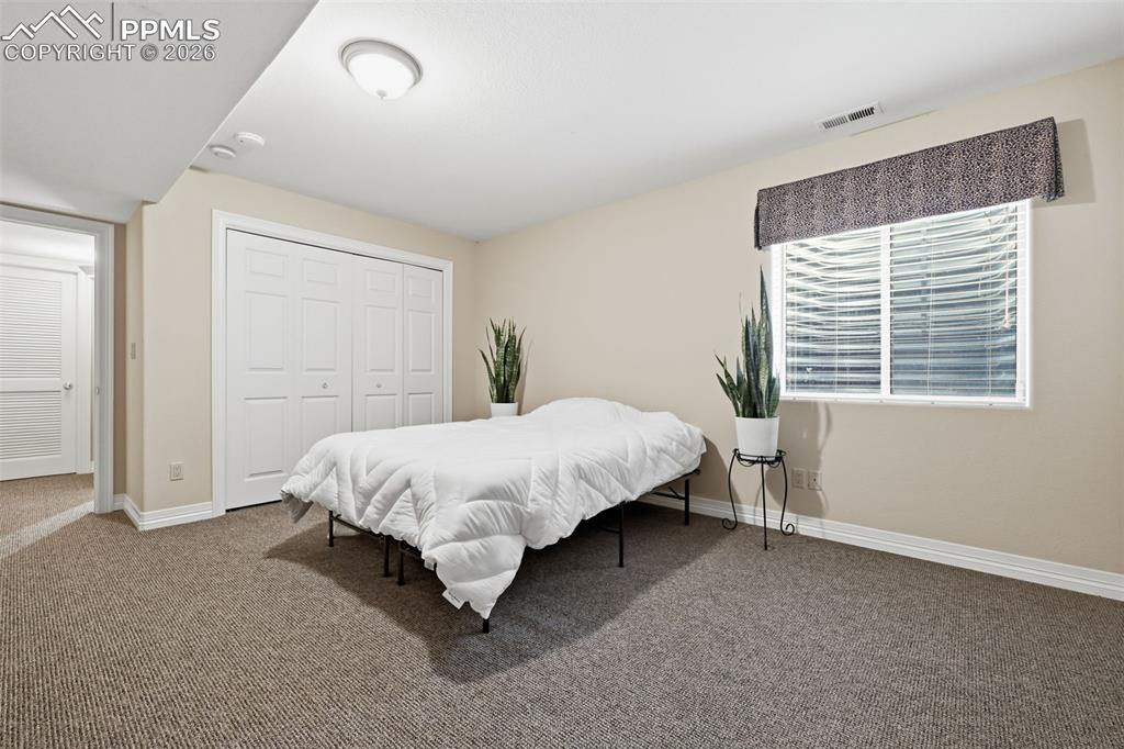 Image 34 of 42: Bedroom