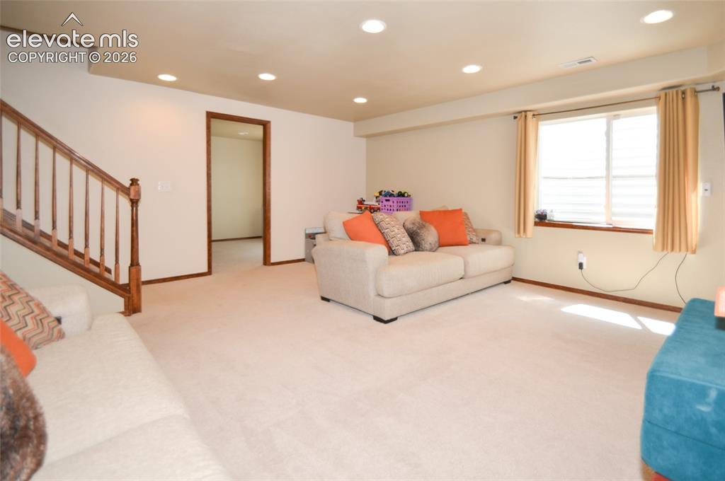 Image 11 of 25: Living Room
