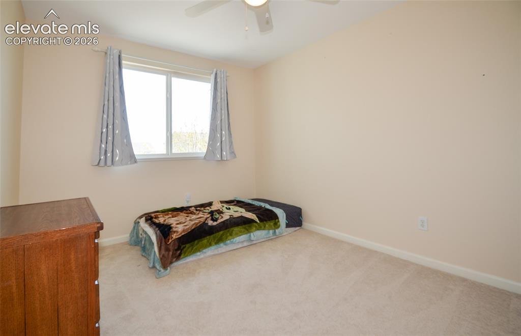 Image 6 of 25: Bedroom