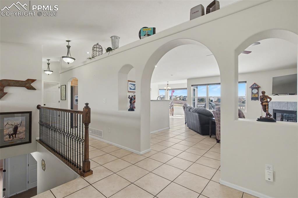 Image 15 of 48: Entry