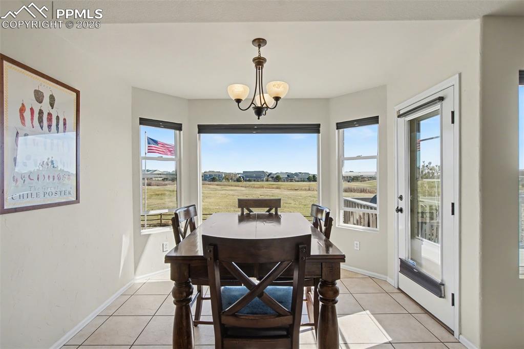 Image 24 of 48: Dining Area