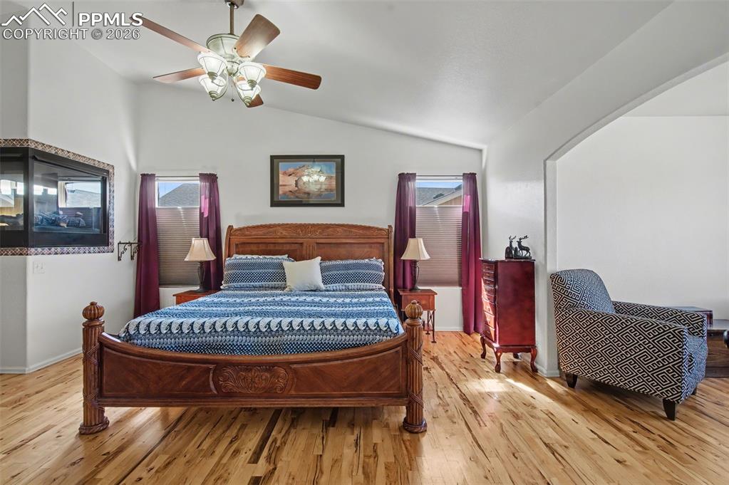 Image 29 of 48: Bedroom