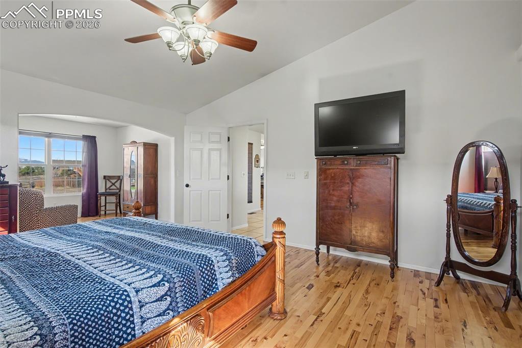 Image 30 of 48: Bedroom