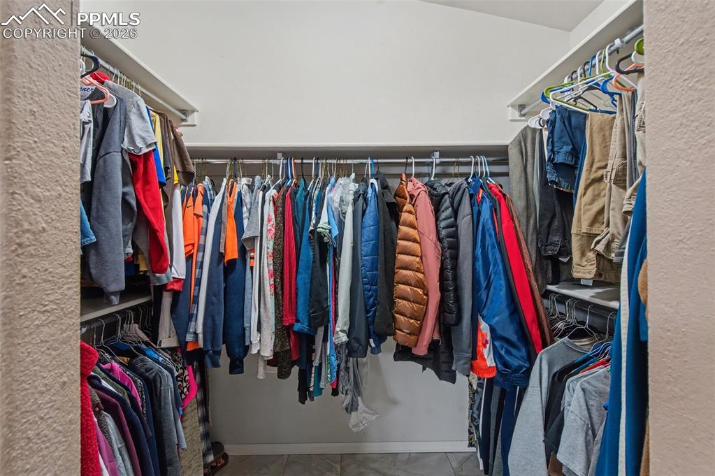 Image 34 of 48: Closet