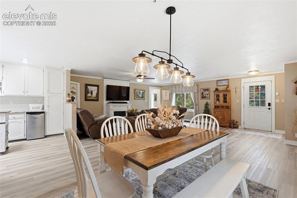 Image 11 of 50: Dining Room