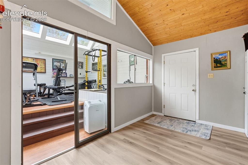 Image 19 of 50: Gym
