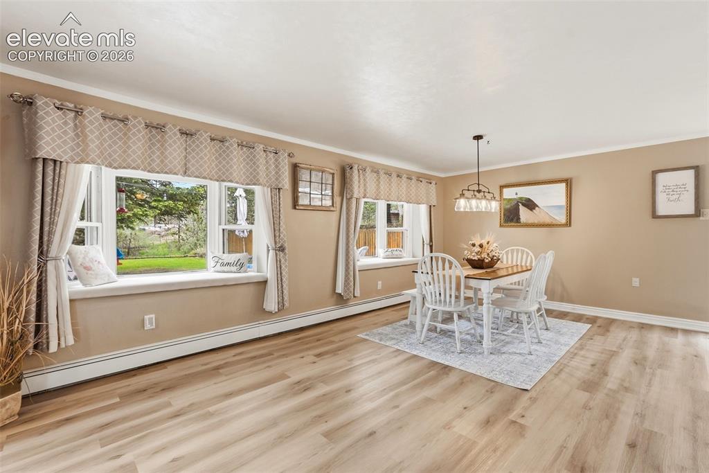 Image 9 of 50: Dining Room