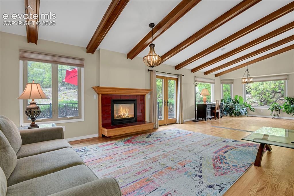 Image 10 of 50: Living Room