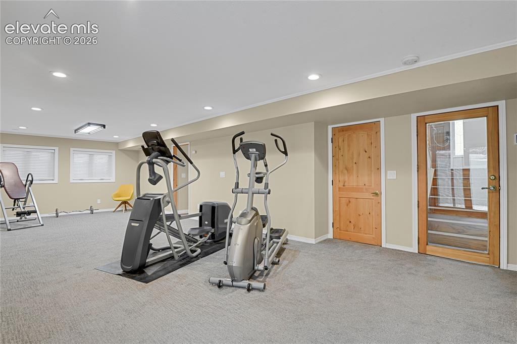 Image 27 of 50: Exercise Room