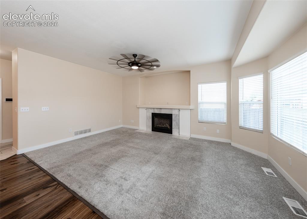 Image 14 of 49: Living Room