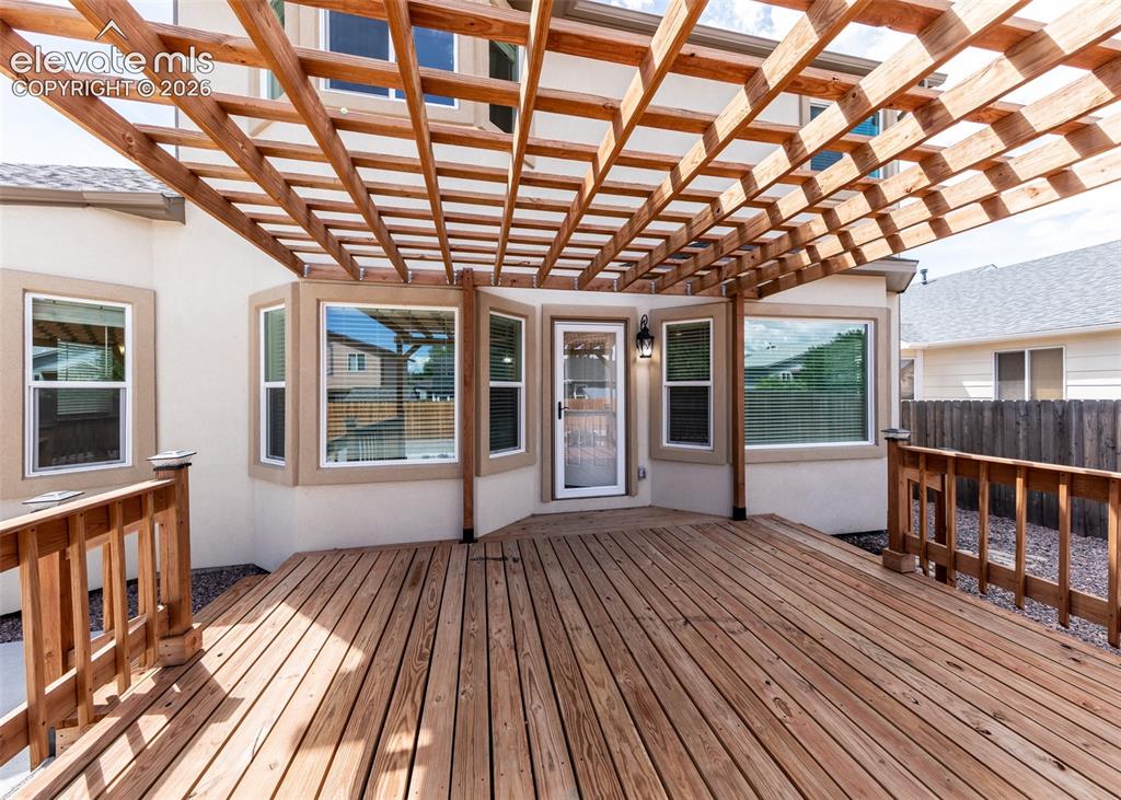Image 17 of 49: Deck
