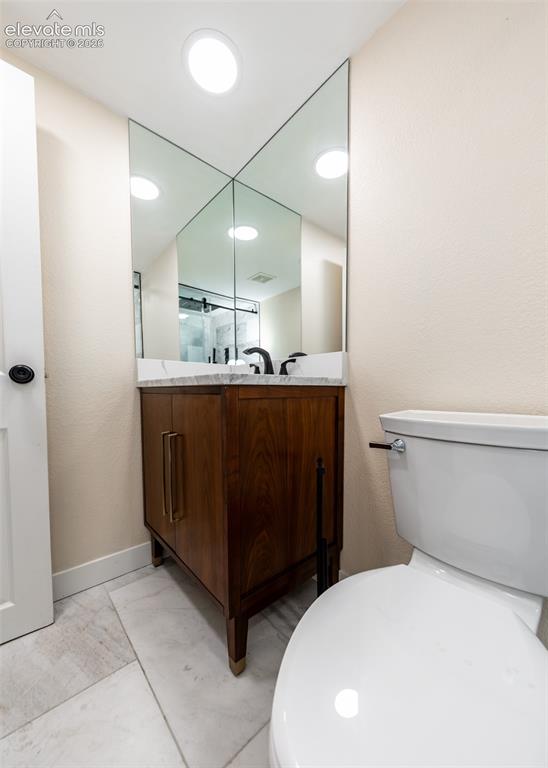 Image 41 of 49: Bathroom