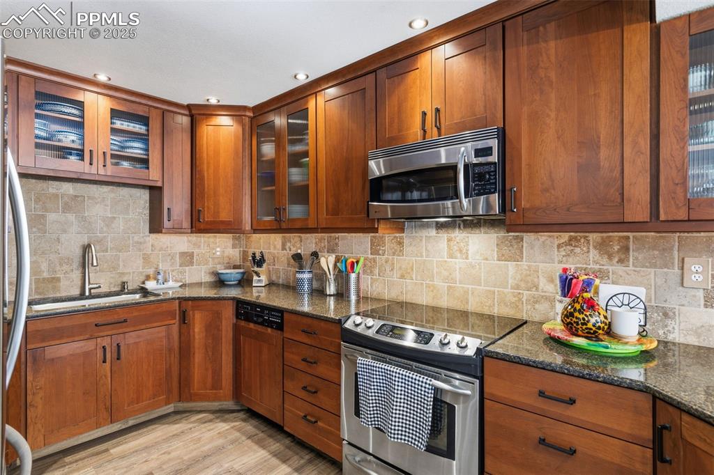 Image 15 of 46: The updated kitchen is a cook