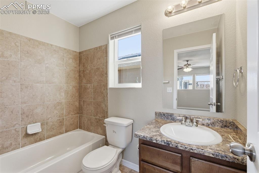 Image 16 of 22: Bathroom