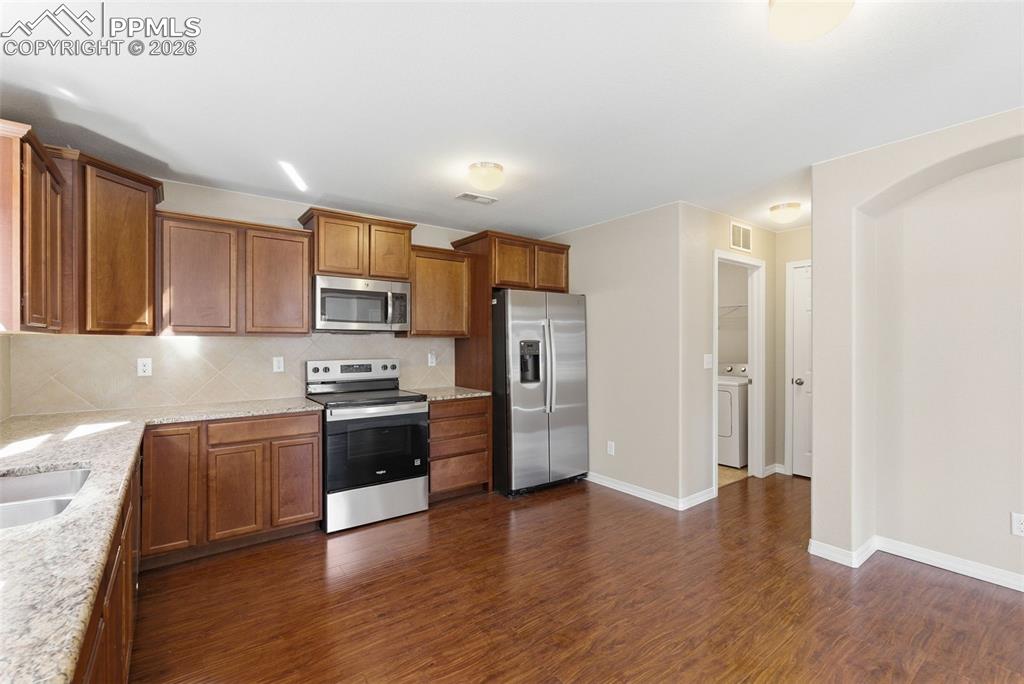 Image 8 of 22: Kitchen