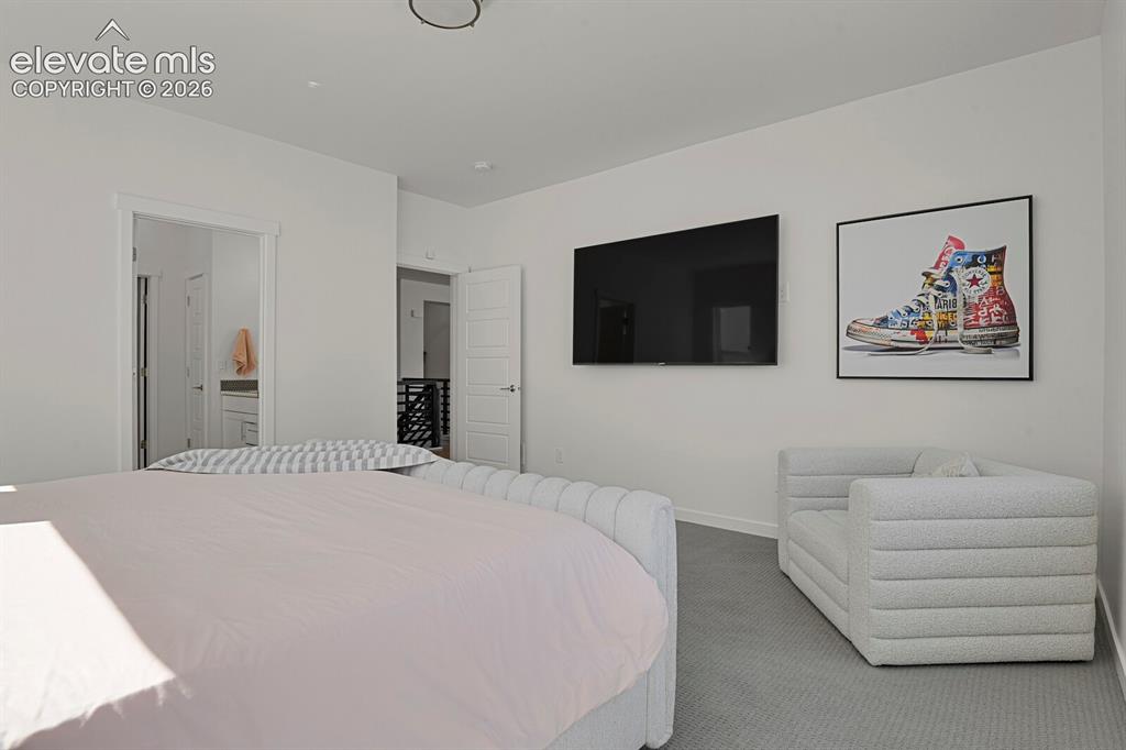 Image 21 of 44: Master Bedroom