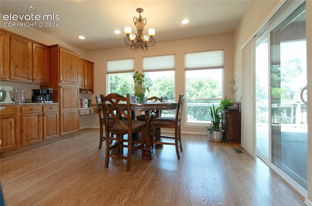 Image 10 of 42: Dining Area