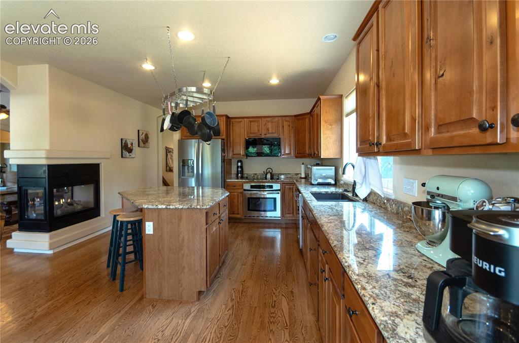 Image 13 of 42: Kitchen