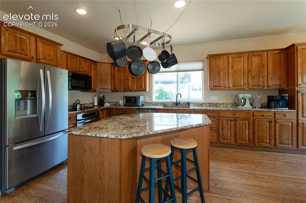 Image 14 of 42: Kitchen