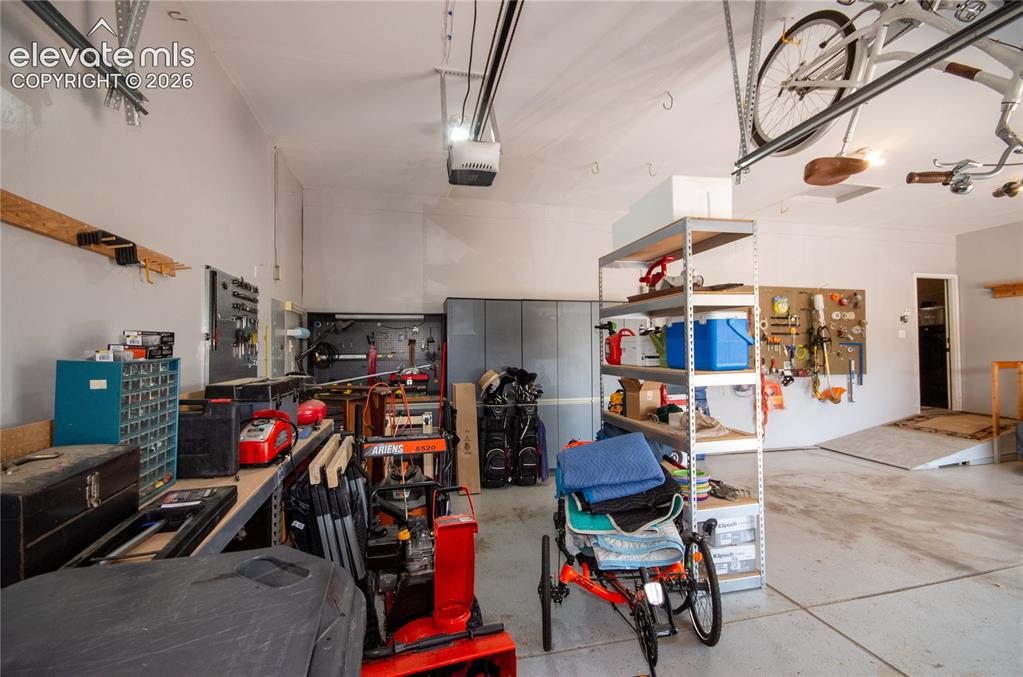 Image 42 of 42: Garage