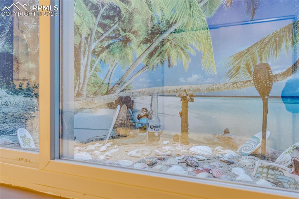 Image 17 of 31: Tropical window well
