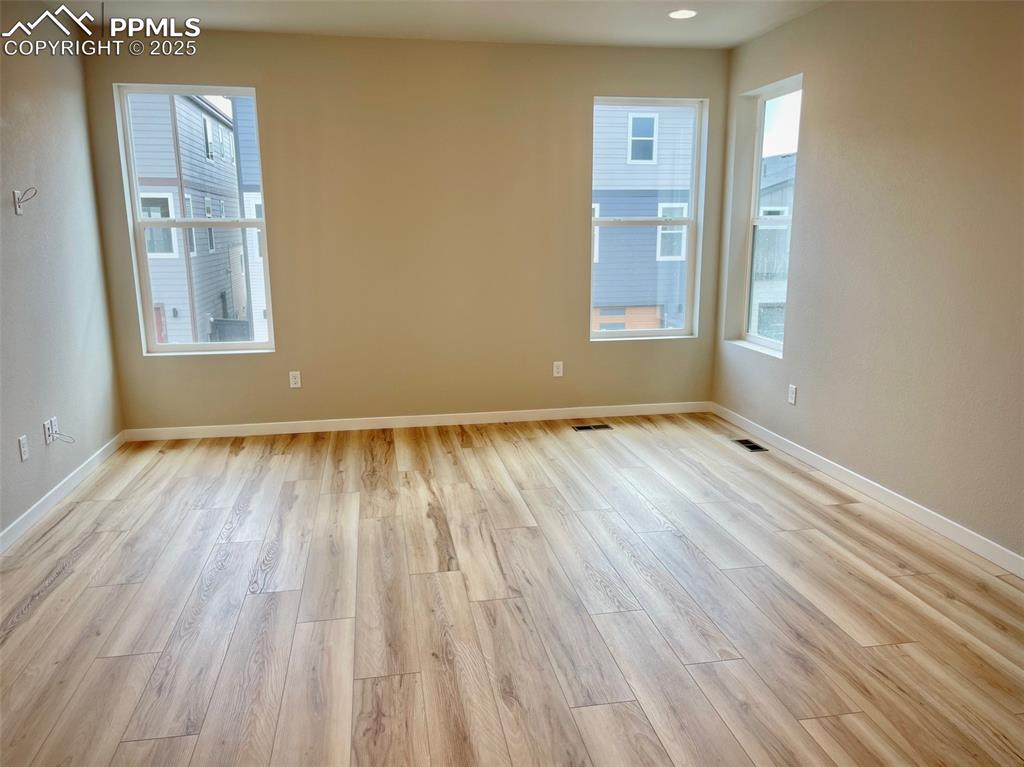 Image 13 of 33: Living Room