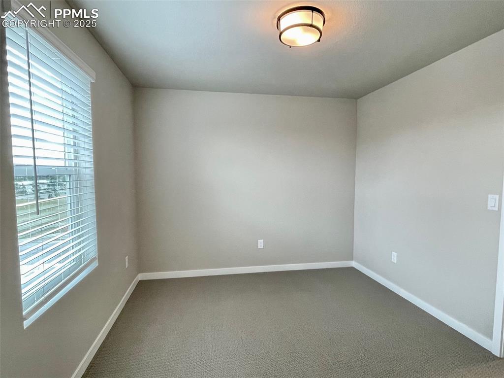 Image 17 of 33: Bedroom