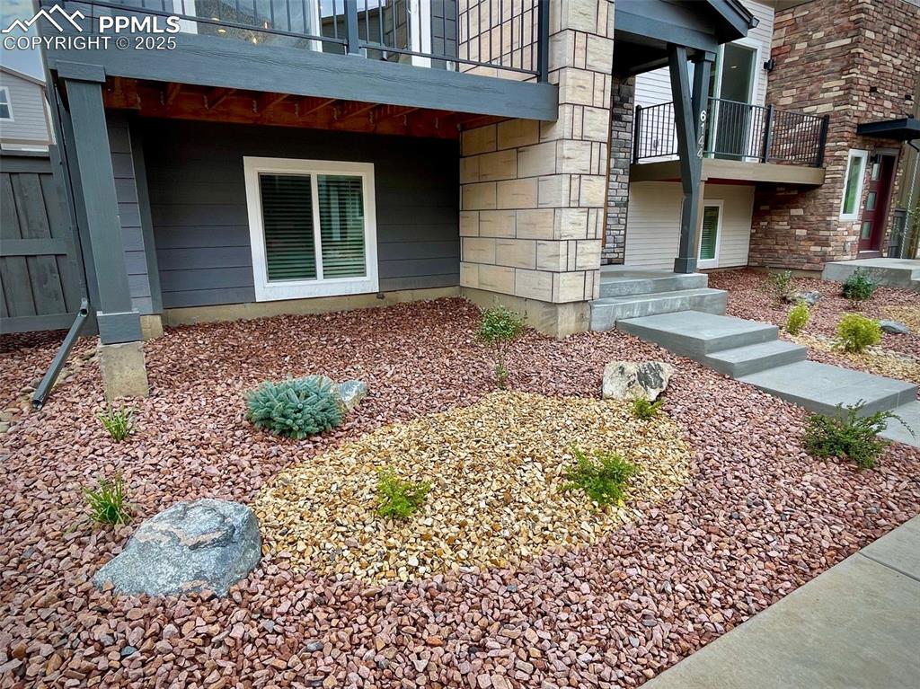 Image 2 of 33: Side of Structure