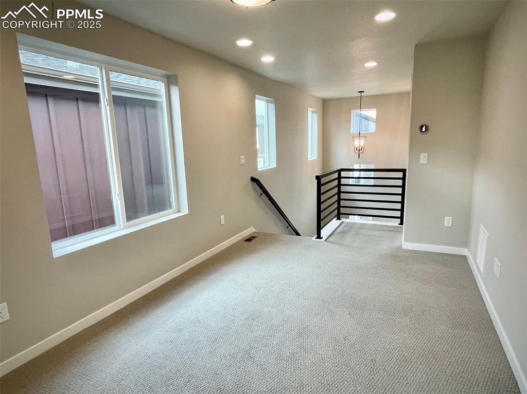 Image 20 of 33: Loft