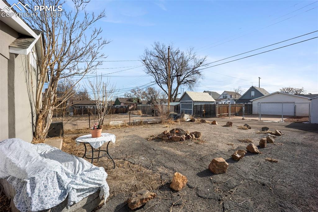 Image 36 of 49: Yard