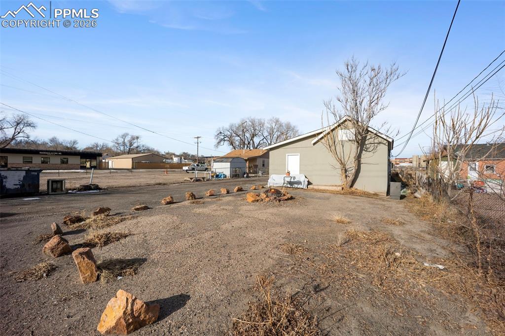 Image 38 of 49: Yard