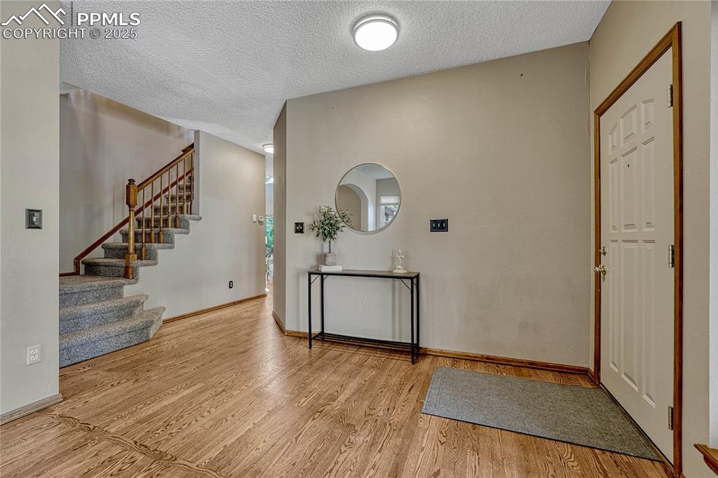 Image 21 of 48: Entry